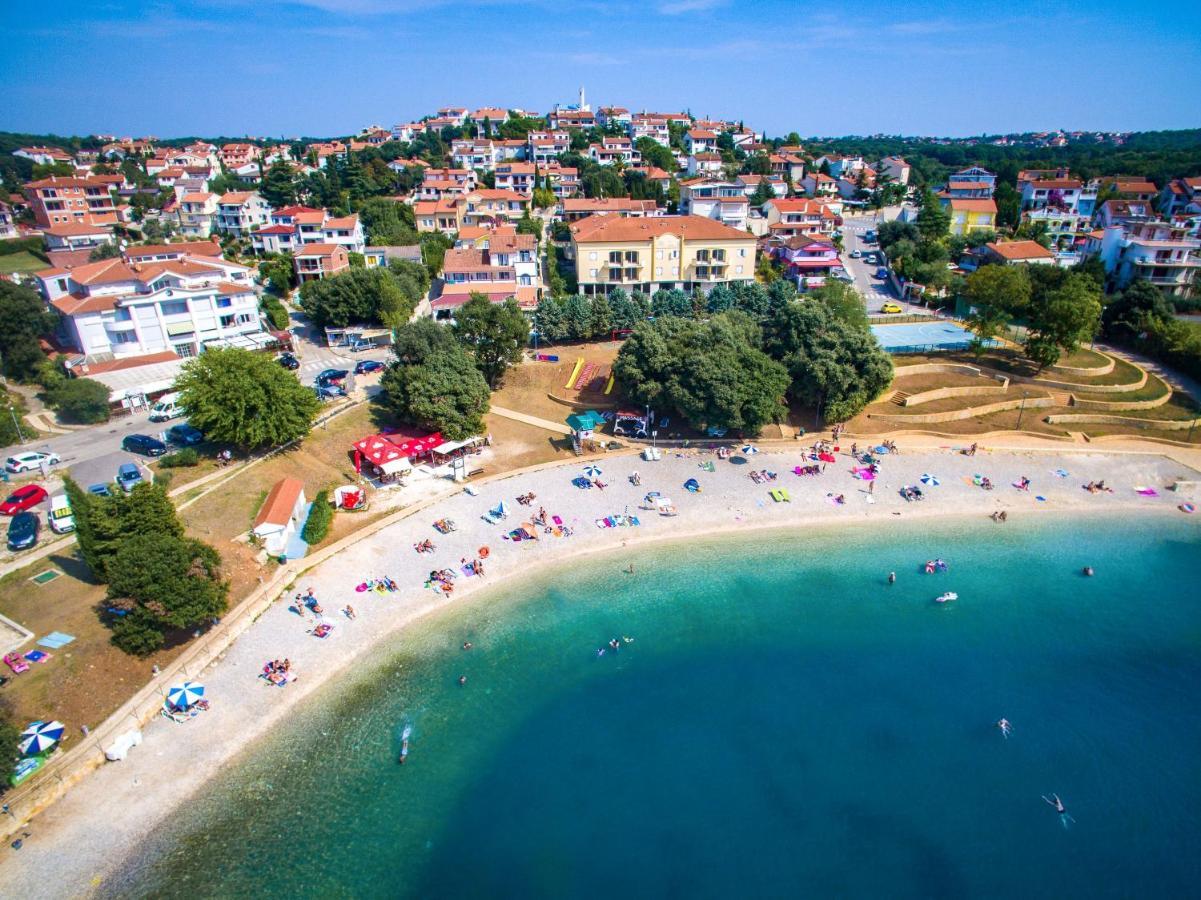 Holiday Apartment 50M From The Beach Pjescana Uvala Exterior foto