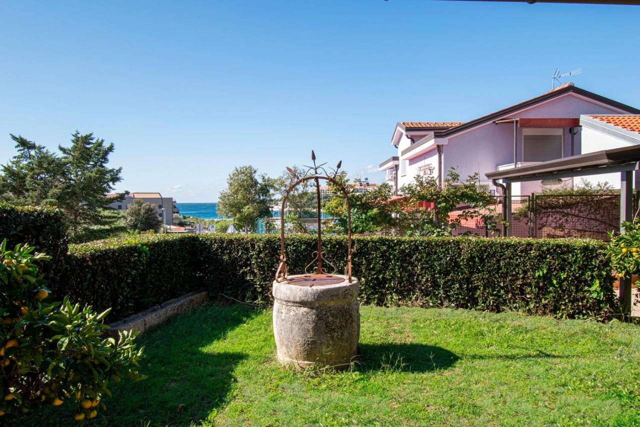 Holiday Apartment 50M From The Beach Pjescana Uvala Exterior foto